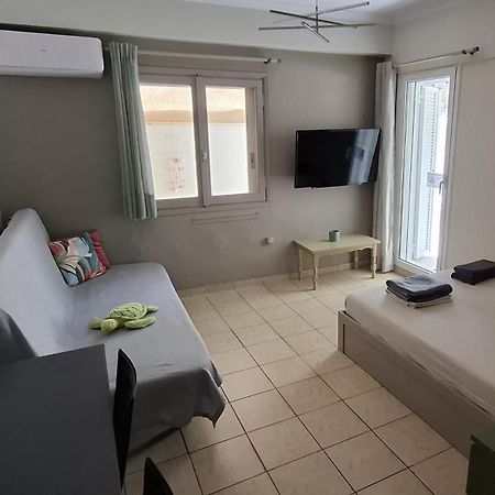 Honeybee4 - Cozy Studio Close To The Port, Airport & Athens Rafína Exterior foto